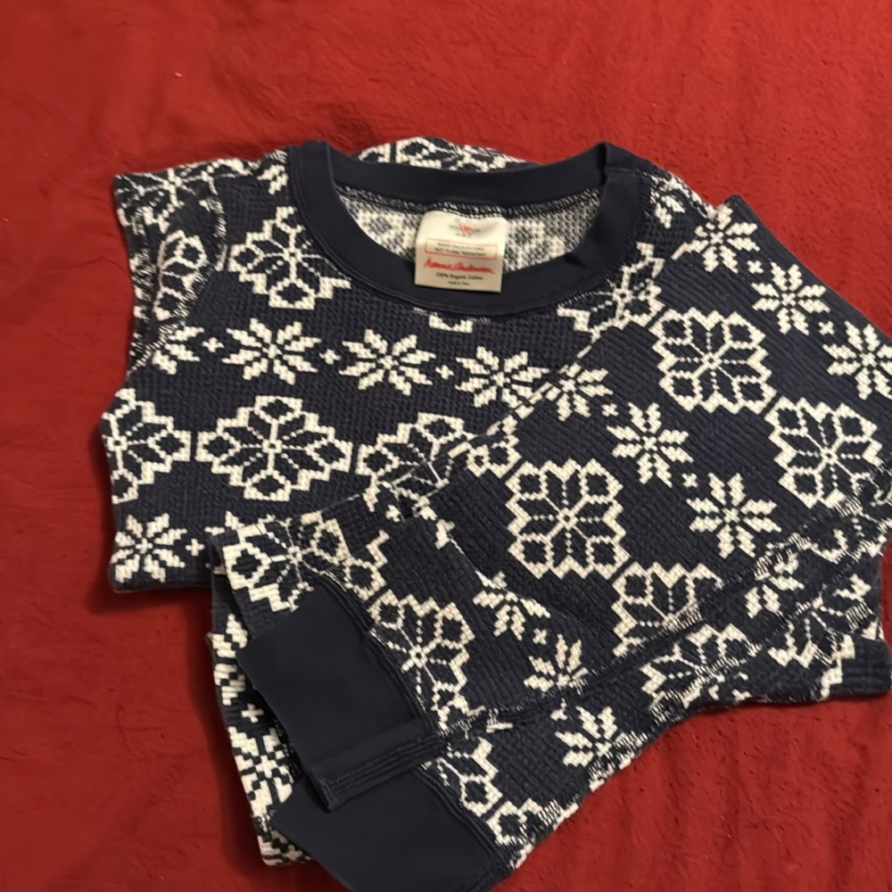 Hanna Andersson pajamas
Size 120
(6-7 equivalent)